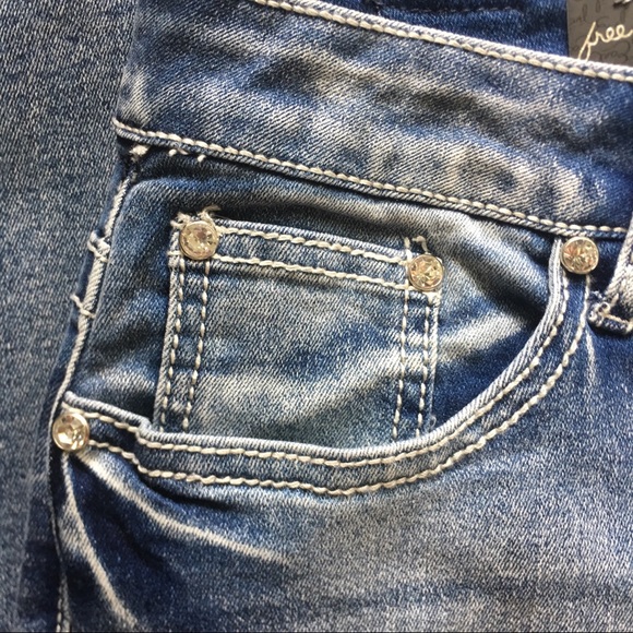 EARL JEAN Slim Boot Cut with Rhinestones and Studs - Picture 4 of 8